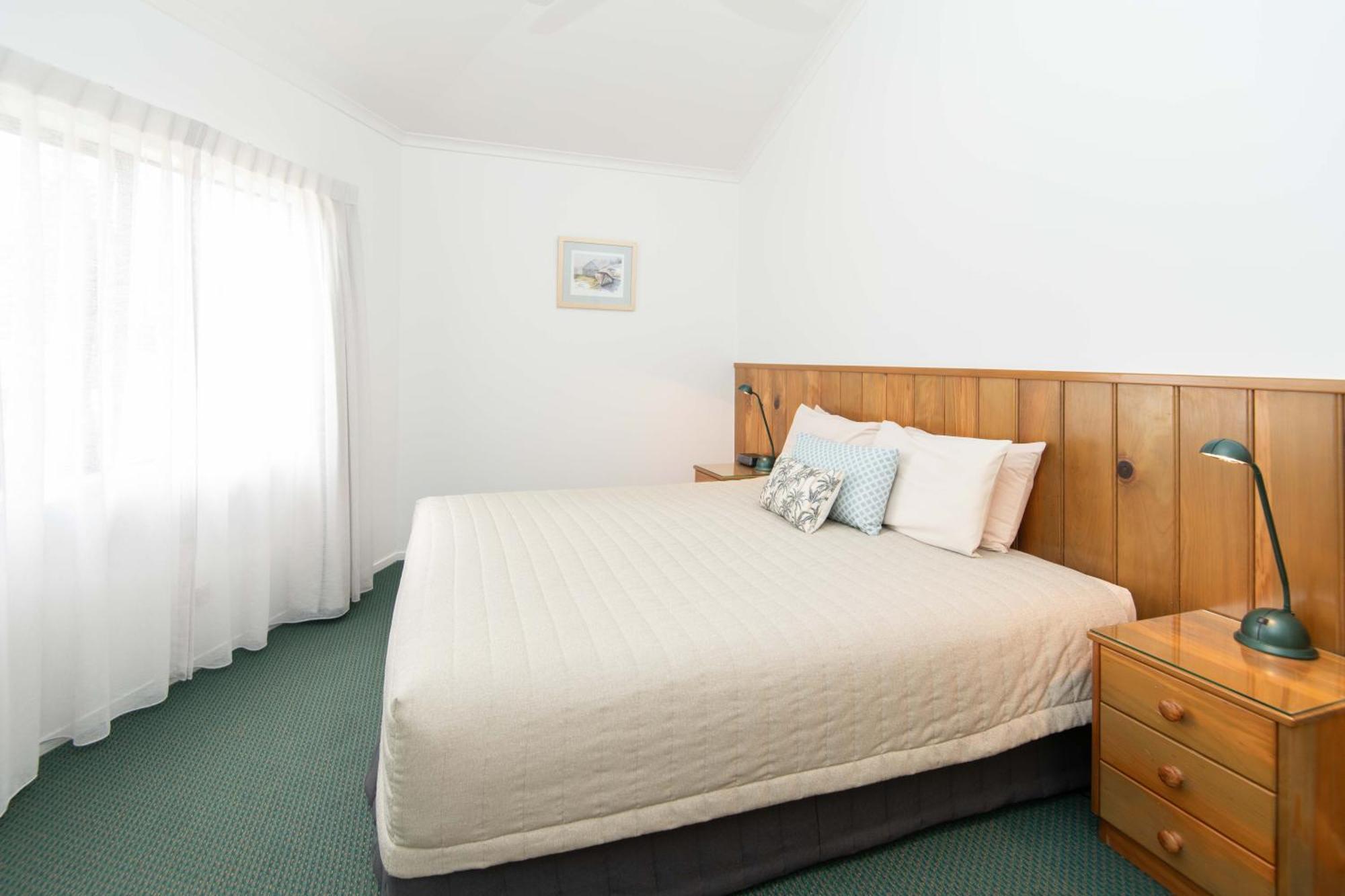 Ocean Breeze Cottages Burnt Pine Bagian luar foto