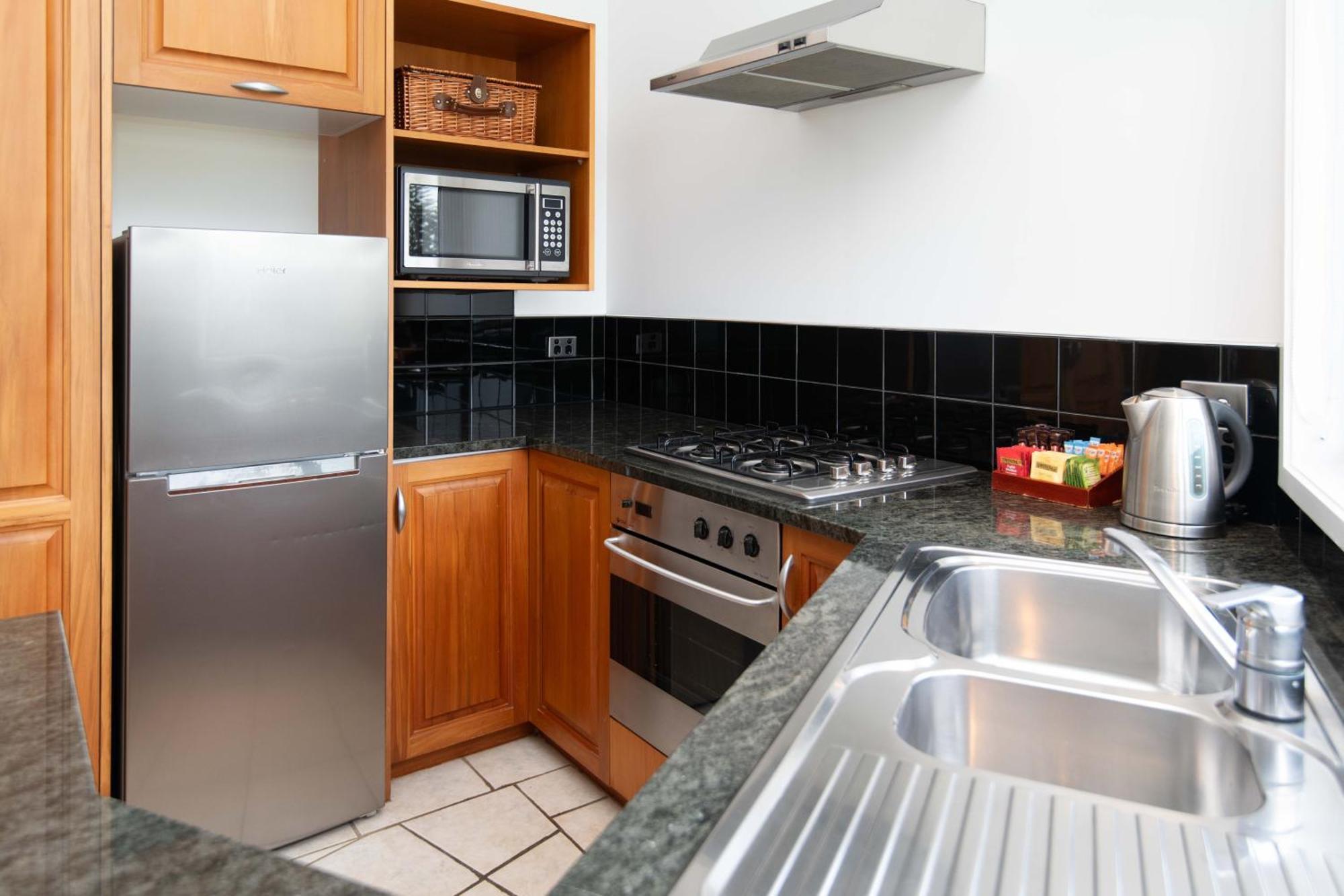 Ocean Breeze Cottages Burnt Pine Bagian luar foto