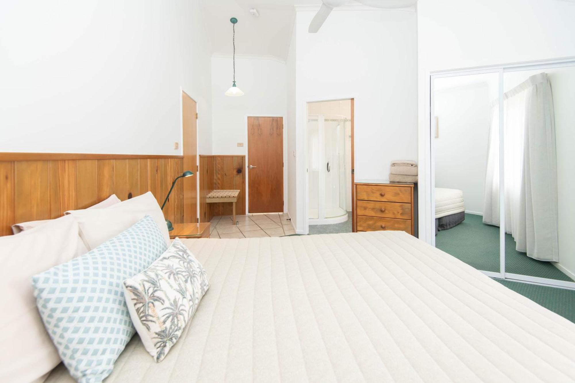 Ocean Breeze Cottages Burnt Pine Bagian luar foto