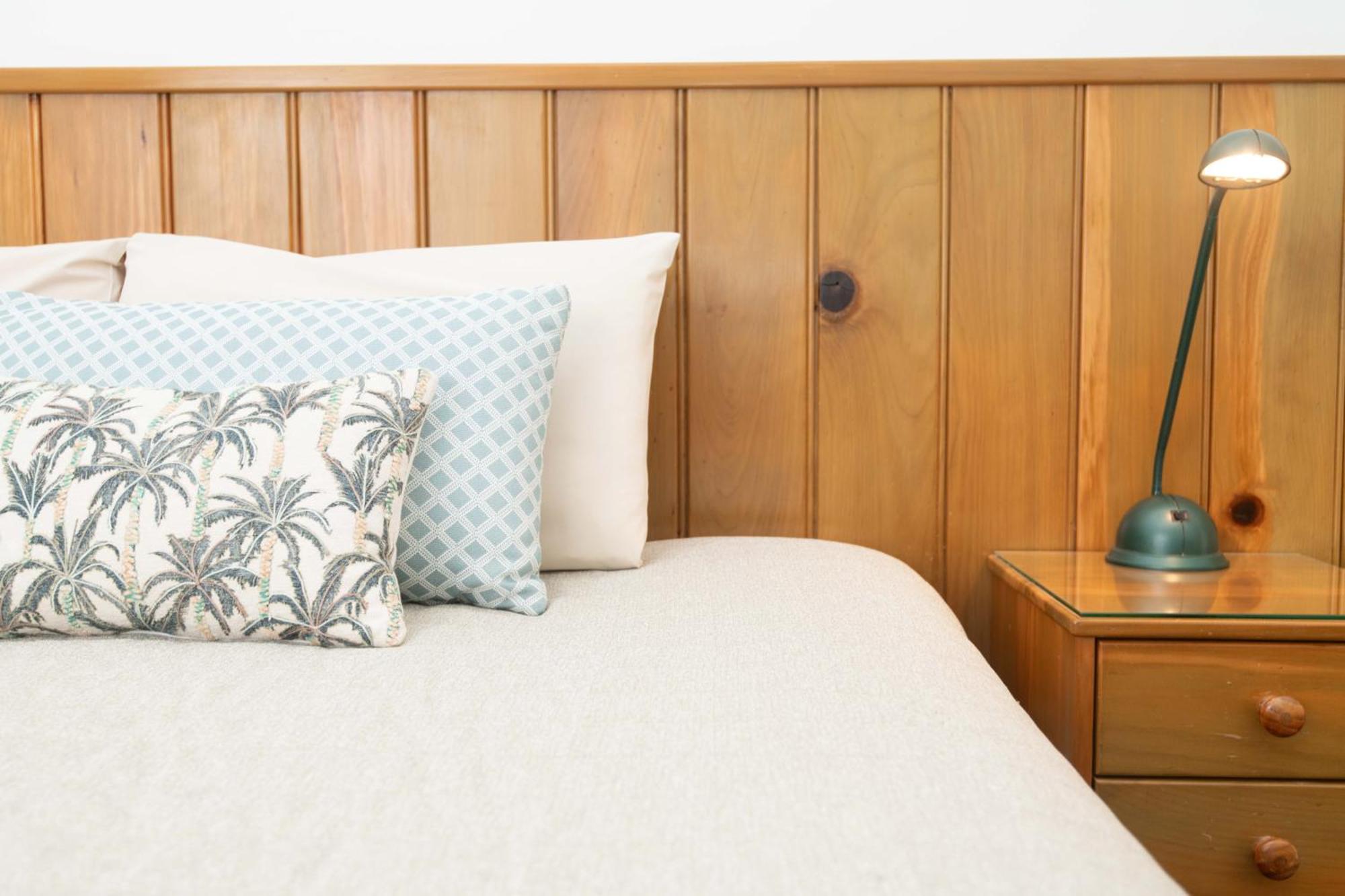 Ocean Breeze Cottages Burnt Pine Bagian luar foto