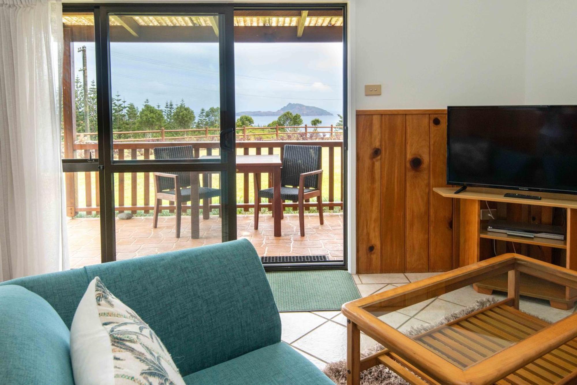 Ocean Breeze Cottages Burnt Pine Bagian luar foto